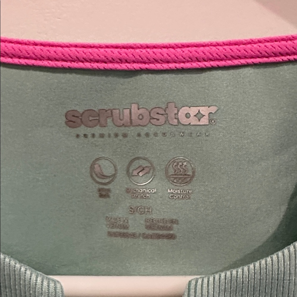 Scrubstar Seasonal Notch Collar Top Size Small - Picture 6 of 11